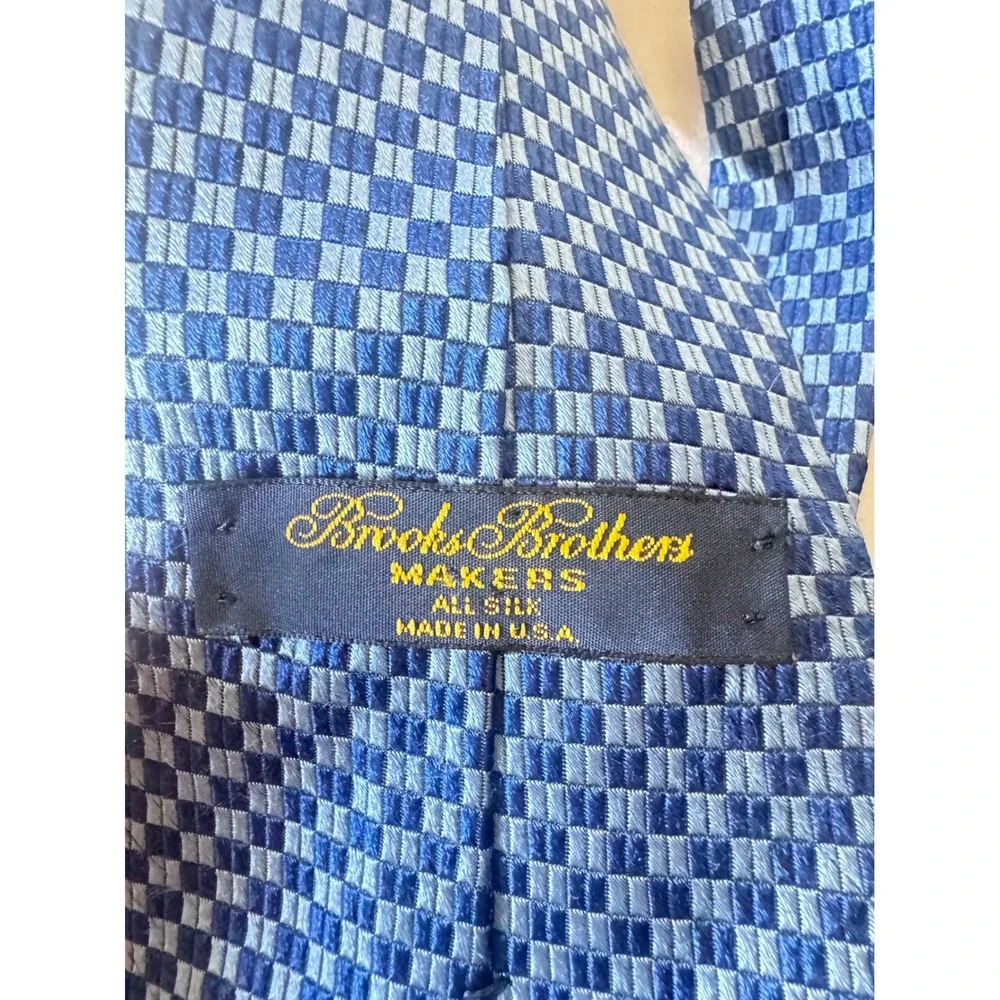 Brooks Brothers Makers Silk Tie Blue Checkered Geometric Woven‎ USA Mens Necktie